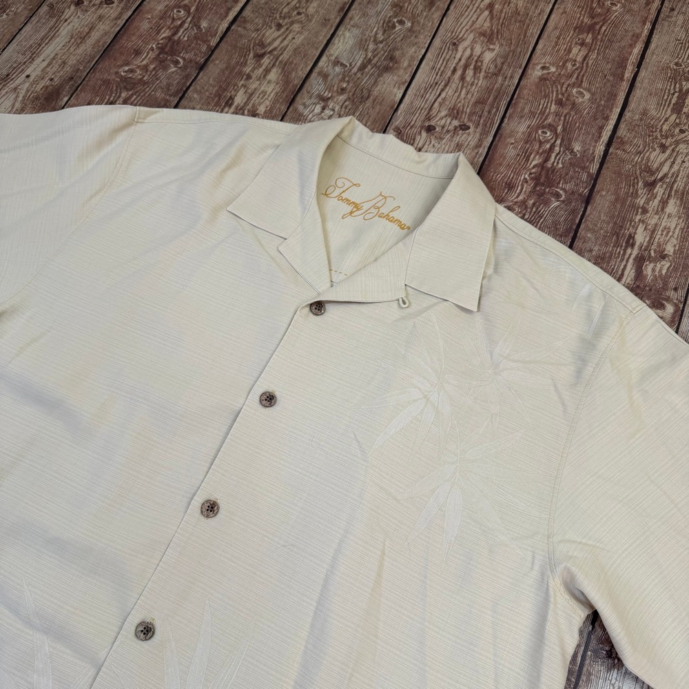 Tommy Bahama Silk Camp Shirt Mens Medium Beige Embroidered Palm Leaf Shirt